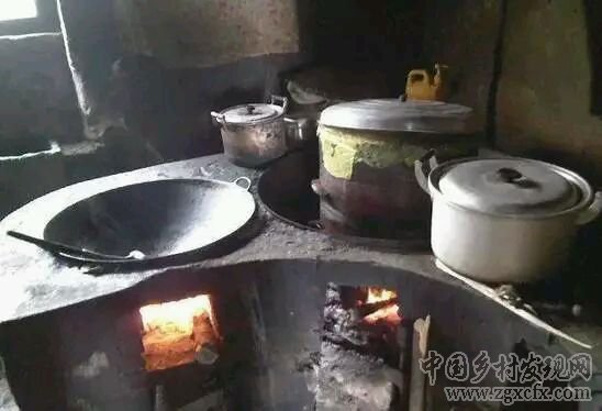 農(nóng)村燒柴火的日子再也回不去了(圖12)
