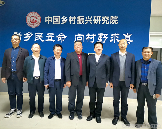 湖南省民政廳副廳長張自銀一行到訪湖南師大鄉研院(圖2)