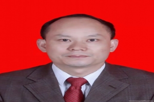 陳明.