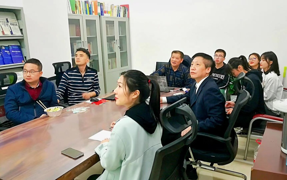 湖南師大鄉研院"研究生午餐學術會"第二講開講   (圖1)
