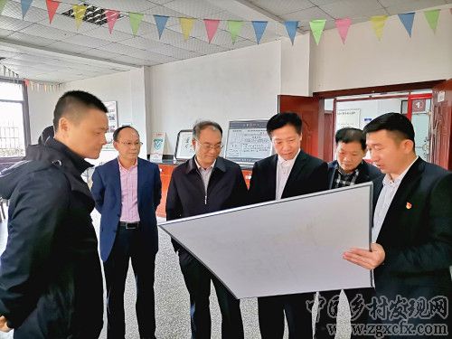 湖南師大鄉研院研究基地在長沙縣新云村掛牌(圖3)